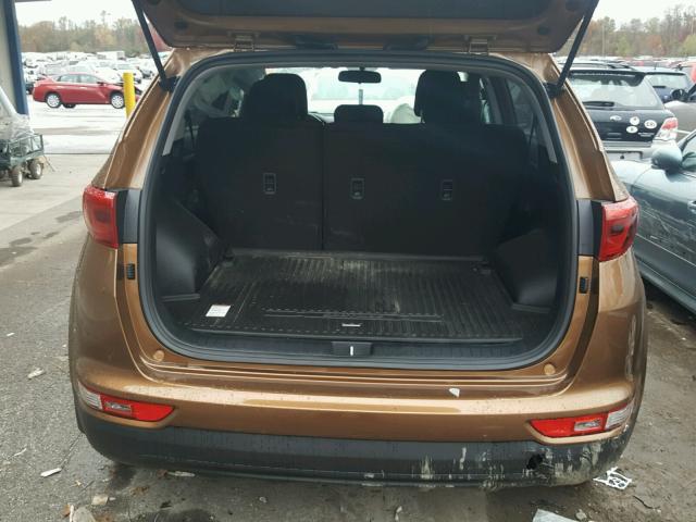 KNDPMCAC3H7270405 - 2017 KIA SPORTAGE L BROWN photo 9