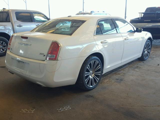 2C3CCABG0DH732378 - 2013 CHRYSLER 300 V6 WHITE photo 4