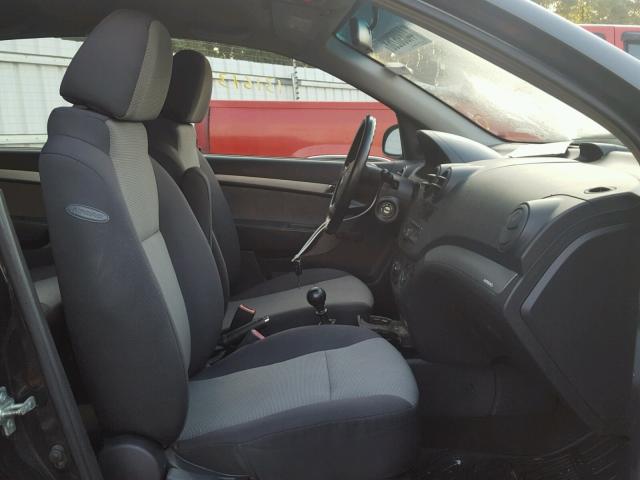 KL1TD6DE5BB137721 - 2011 CHEVROLET AVEO LS BLACK photo 5