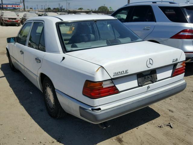 WDBEA26D4LB076613 - 1990 MERCEDES-BENZ 300 E 2.6 WHITE photo 3