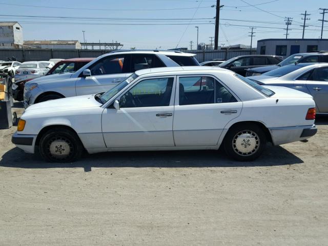 WDBEA26D4LB076613 - 1990 MERCEDES-BENZ 300 E 2.6 WHITE photo 9