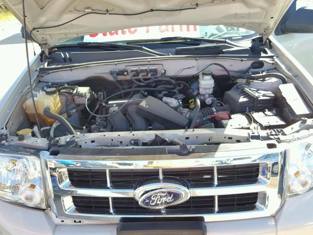 1FMCU03158KE80408 - 2008 FORD ESCAPE CREAM photo 7