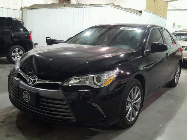 4T1BF1FK1HU813076 - 2017 TOYOTA CAMRY LE 黑色 照片 2