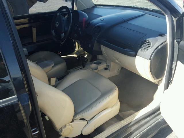 3VWCC21CXYM462712 - 2000 VOLKSWAGEN NEW BEETLE 黑色 照片 5