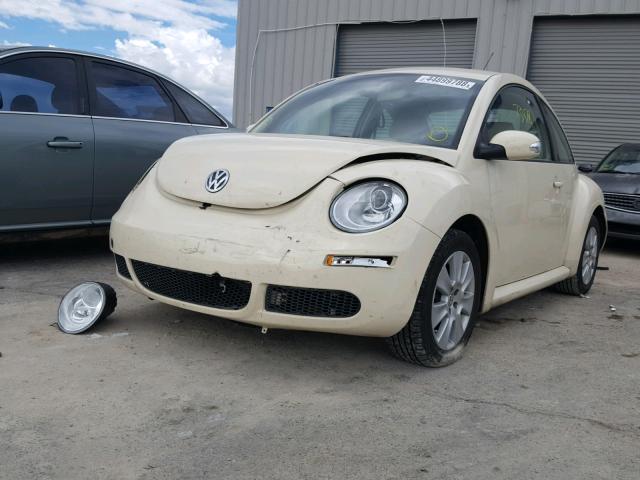 3VWPW31C48M505634 - 2008 VOLKSWAGEN NEW BEETLE 奶油色 照片 2
