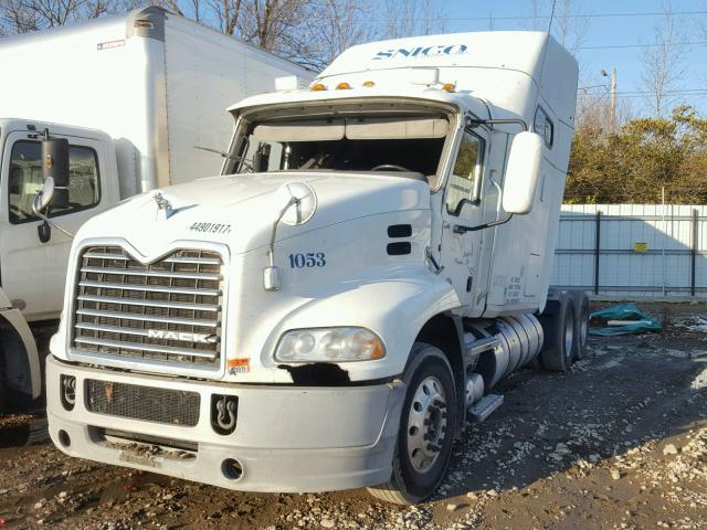 1M1AW07Y4DM026856 - 2013 MACK 600 CXU600 WHITE photo 2