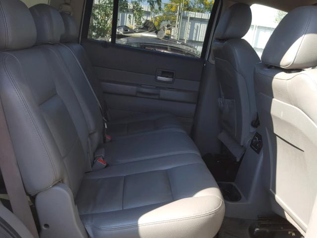 1D4HD48D74F221784 - 2004 DODGE DURANGO SL SILVER photo 6