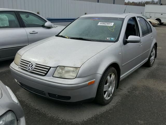 3VWTE29M9YM184392 - 2000 VOLKSWAGEN JETTA GLX SILVER photo 2