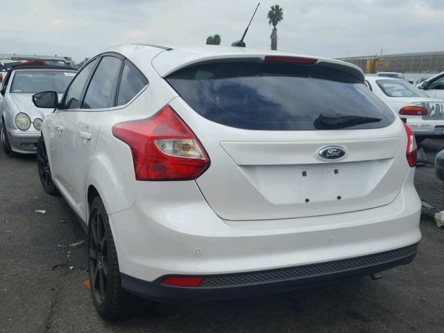 1FAHP3N27CL362720 - 2012 FORD FOCUS TITA WHITE photo 3