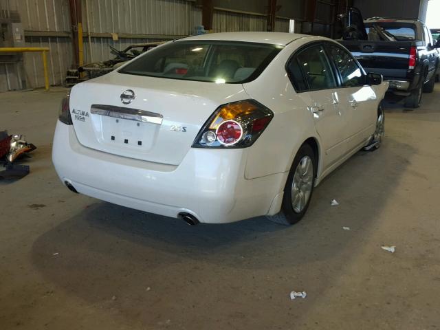 1N4AL2AP4AN502667 - 2010 NISSAN ALTIMA BAS WHITE photo 4