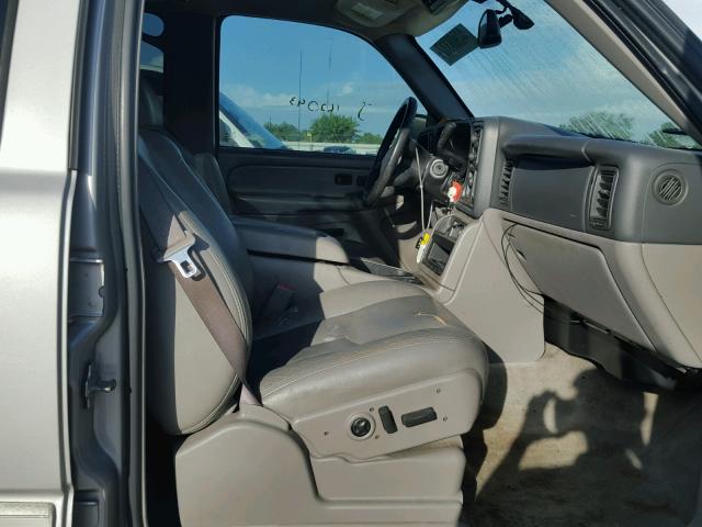 1GNFK16ZX4J233231 - 2004 CHEVROLET SUBURBAN K TAN photo 5