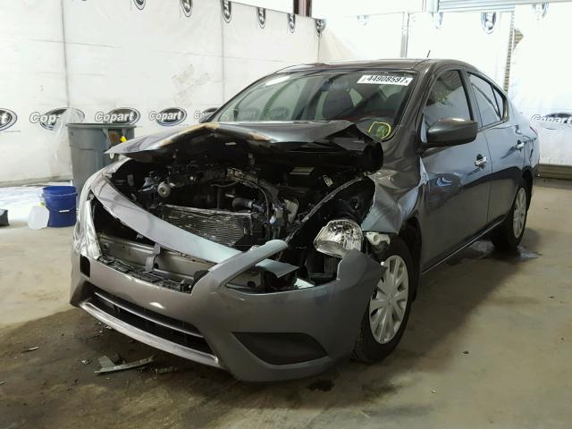 3N1CN7AP7GL913566 - 2016 NISSAN VERSA S GRAY photo 2