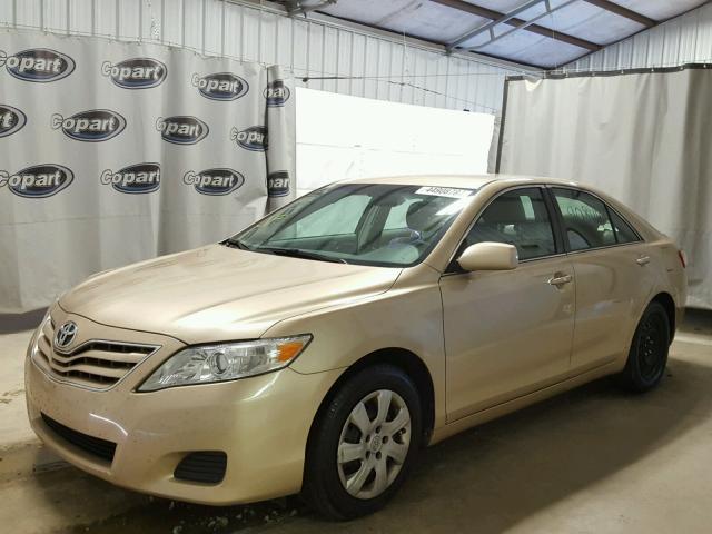 4T1BF3EK9AU115382 - 2010 TOYOTA CAMRY GOLD photo 2