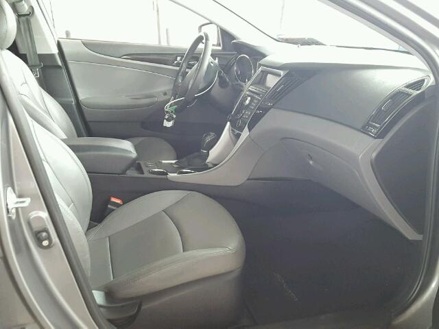 5NPEC4AC7BH241511 - 2011 HYUNDAI SONATA SE 灰色 照片 5