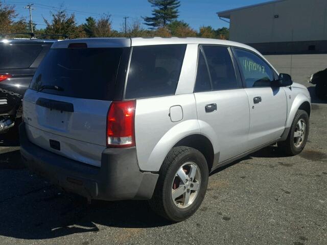 5GZCZ23D55S850908 - 2005 SATURN VUE SILVER photo 4