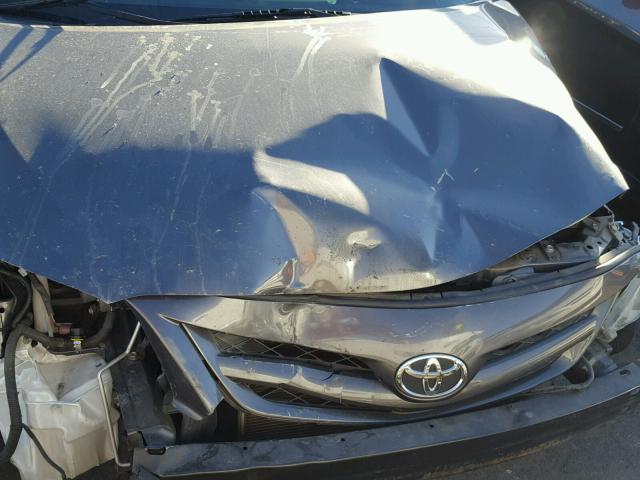 5YFBU4EE3DP222052 - 2013 TOYOTA COROLLA BA GRAY photo 9