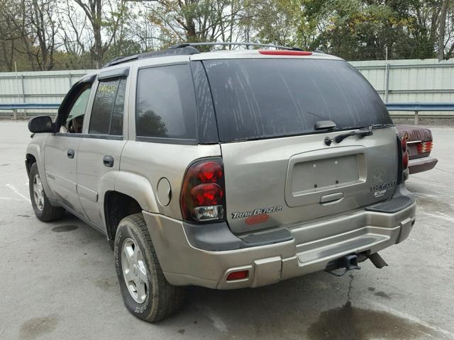 1GNDT13S022211578 - 2002 CHEVROLET TRAILBLAZE TAN photo 3