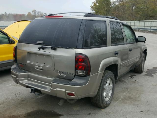 1GNDT13S022211578 - 2002 CHEVROLET TRAILBLAZE TAN photo 4