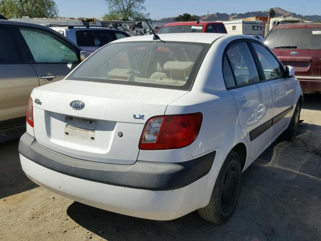 KNADE123766056455 - 2006 KIA RIO WHITE photo 4