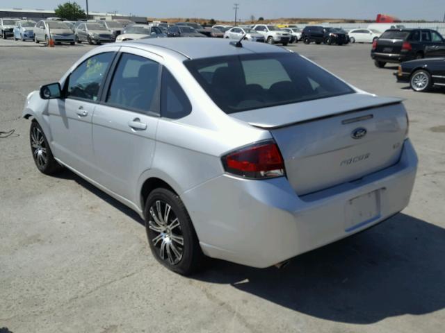 1FAHP3GN1AW114661 - 2010 FORD FOCUS SES SILVER photo 3