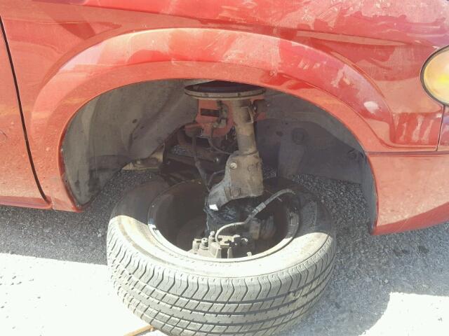 2C8GP74L91R294124 - 2001 CHRYSLER TOWN & COU RED photo 9