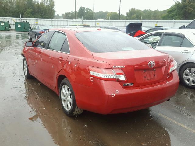 4T1BF3EK6AU083586 - 2010 TOYOTA CAMRY BASE RED photo 3