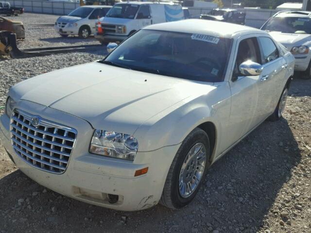 2C3KA43R87H852274 - 2007 CHRYSLER 300 WHITE photo 2