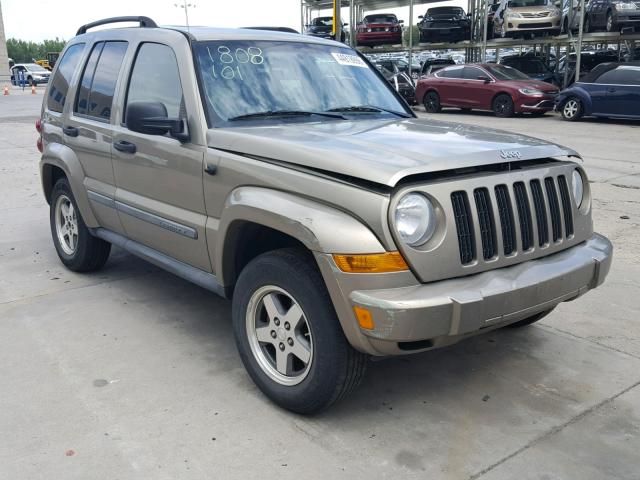 1J4GL38K65W671393 - 2005 JEEP LIBERTY RE GOLD photo 1