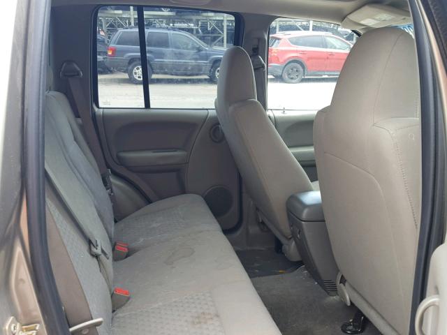 1J4GL38K65W671393 - 2005 JEEP LIBERTY RE GOLD photo 6