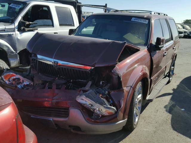 5LMFU28R53LJ03357 - 2003 LINCOLN NAVIGATOR MAROON photo 2