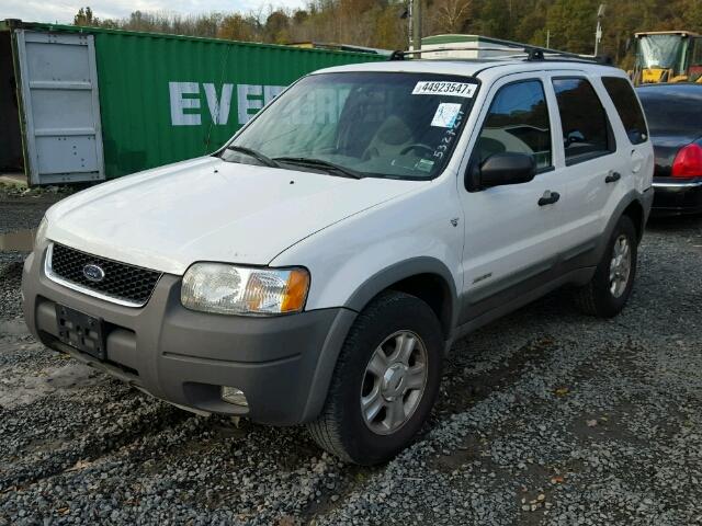 1FMYU04131KC22561 - 2001 FORD ESCAPE XLT WHITE photo 2