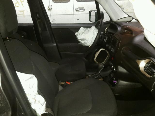 ZACCJBAB8HPF82750 - 2017 JEEP RENEGADE S GRAY photo 5