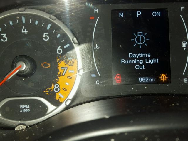 ZACCJBAB8HPF82750 - 2017 JEEP RENEGADE S GRAY photo 8