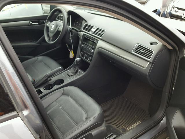1VWAP7A32DC139808 - 2013 VOLKSWAGEN PASSAT S Արծաթագույն լուսանկար 5