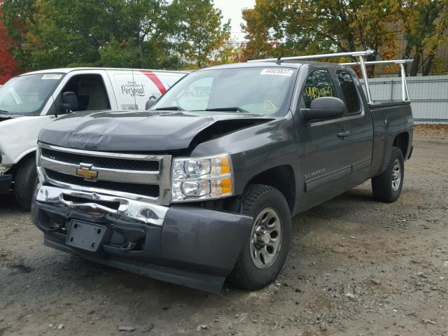 1GCSKREA3AZ260902 - 2010 CHEVROLET SILVERADO GRAY photo 2