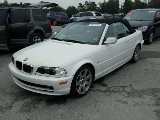 WBABS33472PG84283 - 2002 BMW 325 CI WHITE photo 2