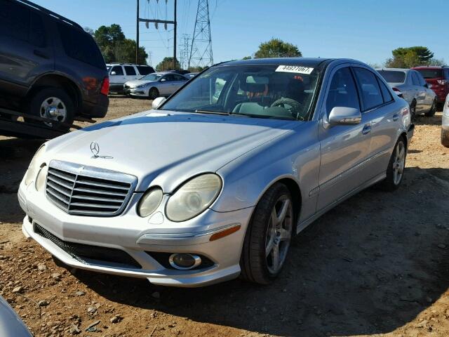 WDBUF56XX9B391580 - 2009 MERCEDES-BENZ E 350 SILVER photo 2