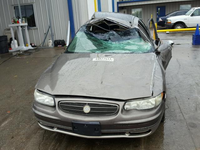 2G4WB52K731214200 - 2003 BUICK REGAL GOLD photo 9