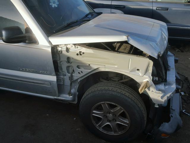 1J4GL48K32W134496 - 2002 JEEP LIBERTY SP SILVER photo 9