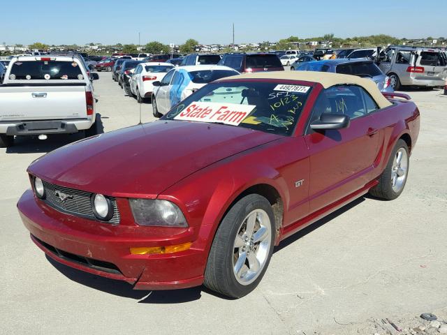 1ZVHT85HX65259076 - 2006 FORD MUSTANG GT RED photo 2