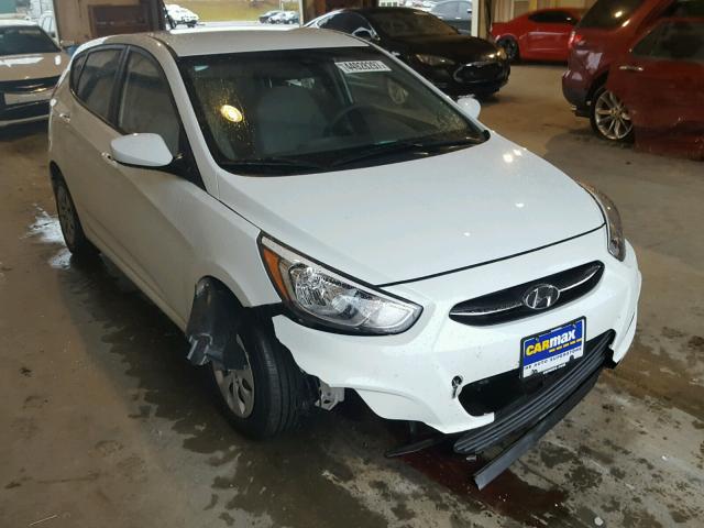 KMHCT5AE7GU262222 - 2016 HYUNDAI ACCENT SE WHITE photo 1