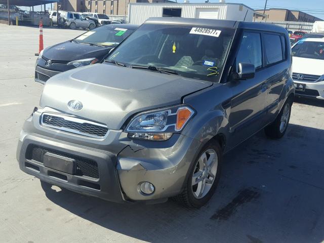 KNDJT2A29A7044157 - 2010 KIA SOUL + GRAY photo 2