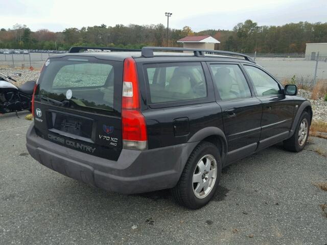 YV1SZ58D611013635 - 2001 VOLVO V70 BLACK photo 4