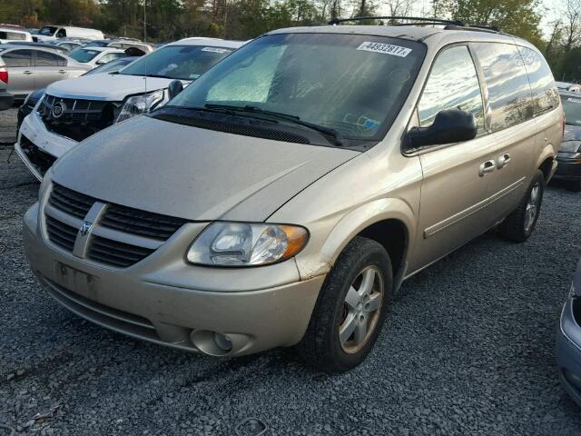 2D4GP44LX6R649988 - 2006 DODGE GRAND CARA BEIGE photo 2