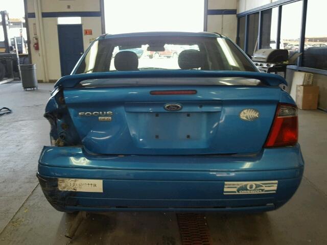 1FAHP34N07W212576 - 2007 FORD FOCUS BLUE photo 9