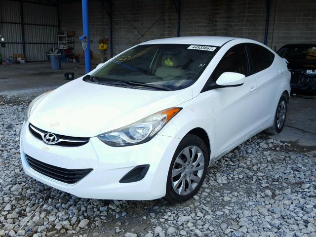 5NPDH4AE4BH024738 - 2011 HYUNDAI ELANTRA GL WHITE photo 2