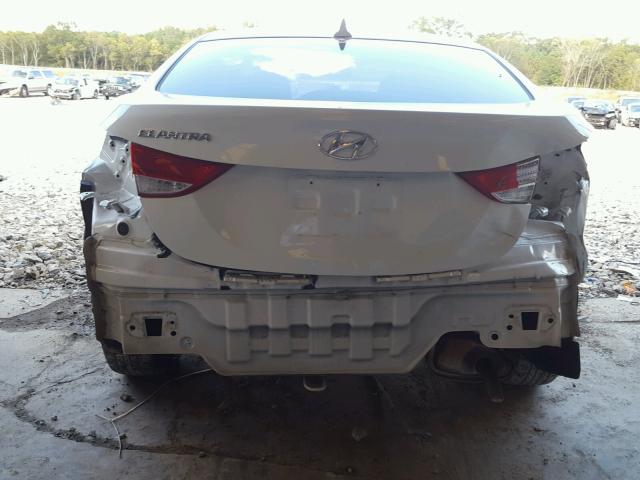 5NPDH4AE4BH024738 - 2011 HYUNDAI ELANTRA GL WHITE photo 9