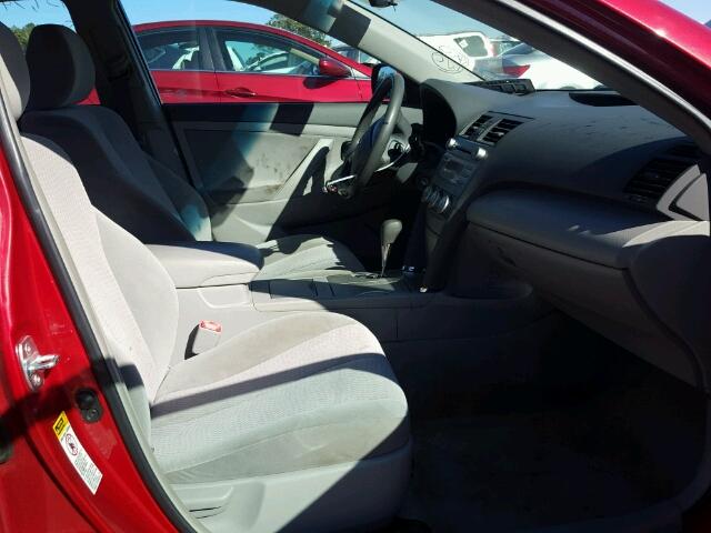 4T1BF3EK7BU183049 - 2011 TOYOTA CAMRY BASE RED photo 5