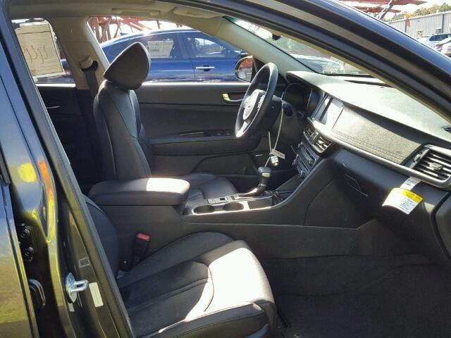 5XXGU4L35JG206561 - 2018 KIA OPTIMA GRAY photo 5