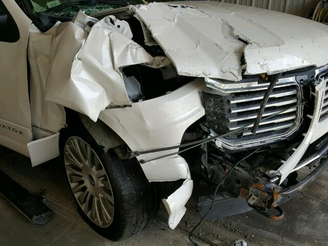 5LMJJ2JT2FEJ10168 - 2015 LINCOLN NAVIGATOR WHITE photo 9